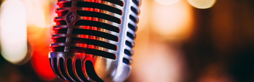 Sångafton med Uppsala kulturskola (dekorativ bild av en microfon)