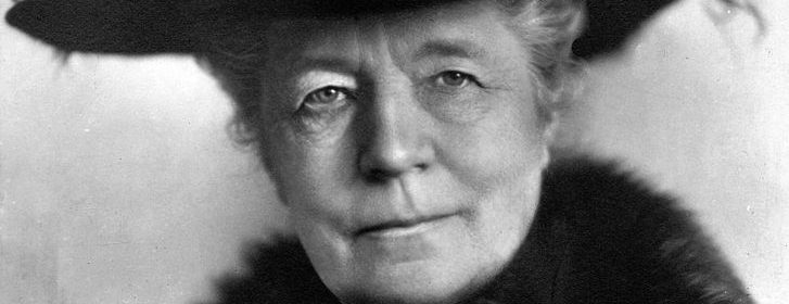 Föredrag: Selma Lagerlöf | Bror Hjorts Hus (dekorativt porträtt av Selma Lagerlöf taget 1922)